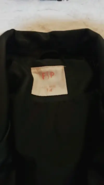 Chaqueta de cuero sintético negra talla 14 - miniatura 1