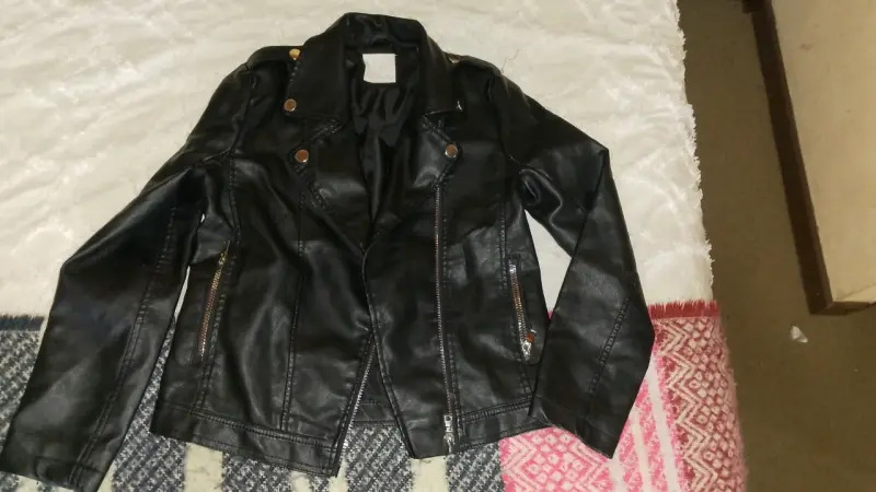 Chaqueta de cuero sintético negra talla 14 - 2