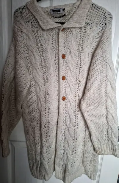 Cardigan de lana beige con botones Basement - miniatura 2