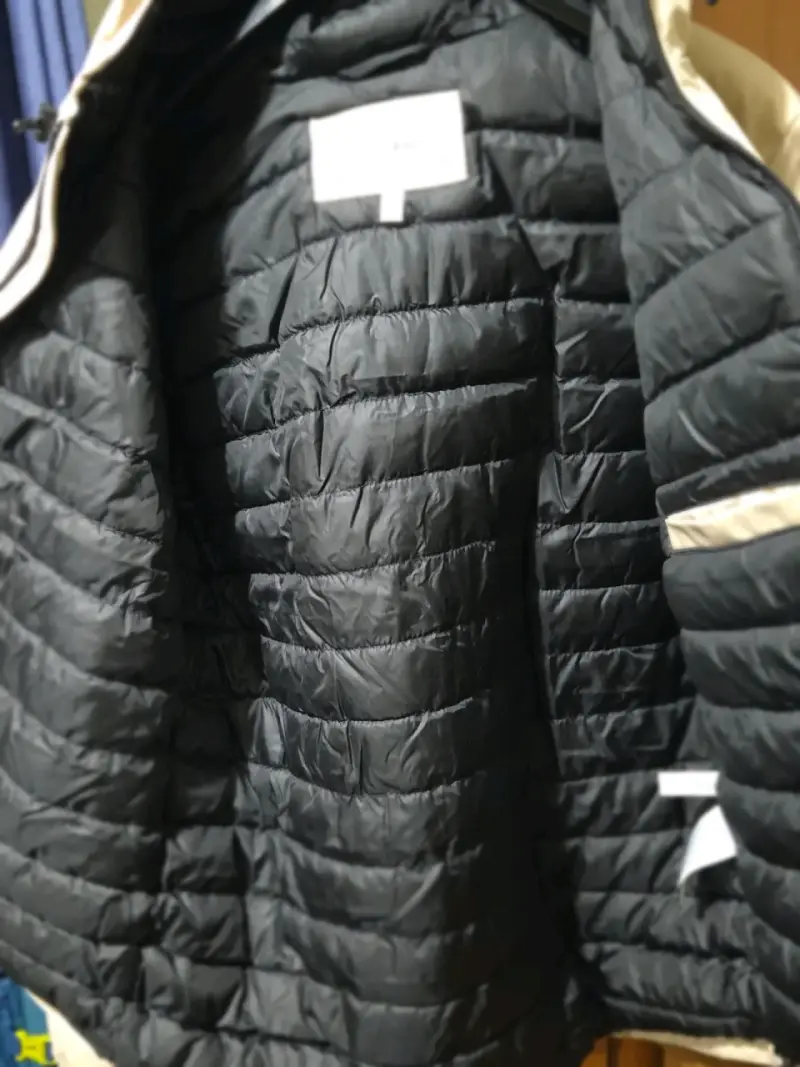 Chaqueta Calvin Klein beige con capucha. Talla M - 2