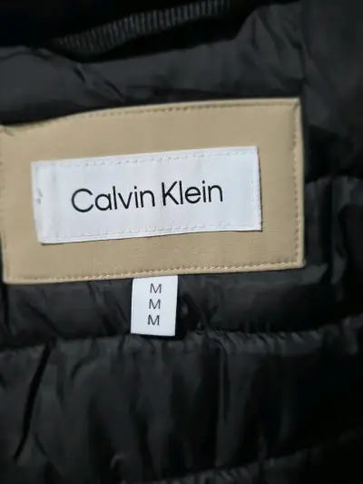 Chaqueta Calvin Klein beige con capucha - miniatura 3