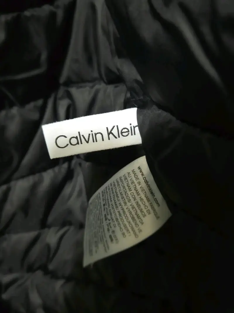 Chaqueta Calvin Klein beige con capucha. Talla M - 4