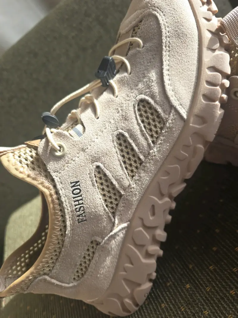 Zapatillas deportivas beige con diseño de malla - 3