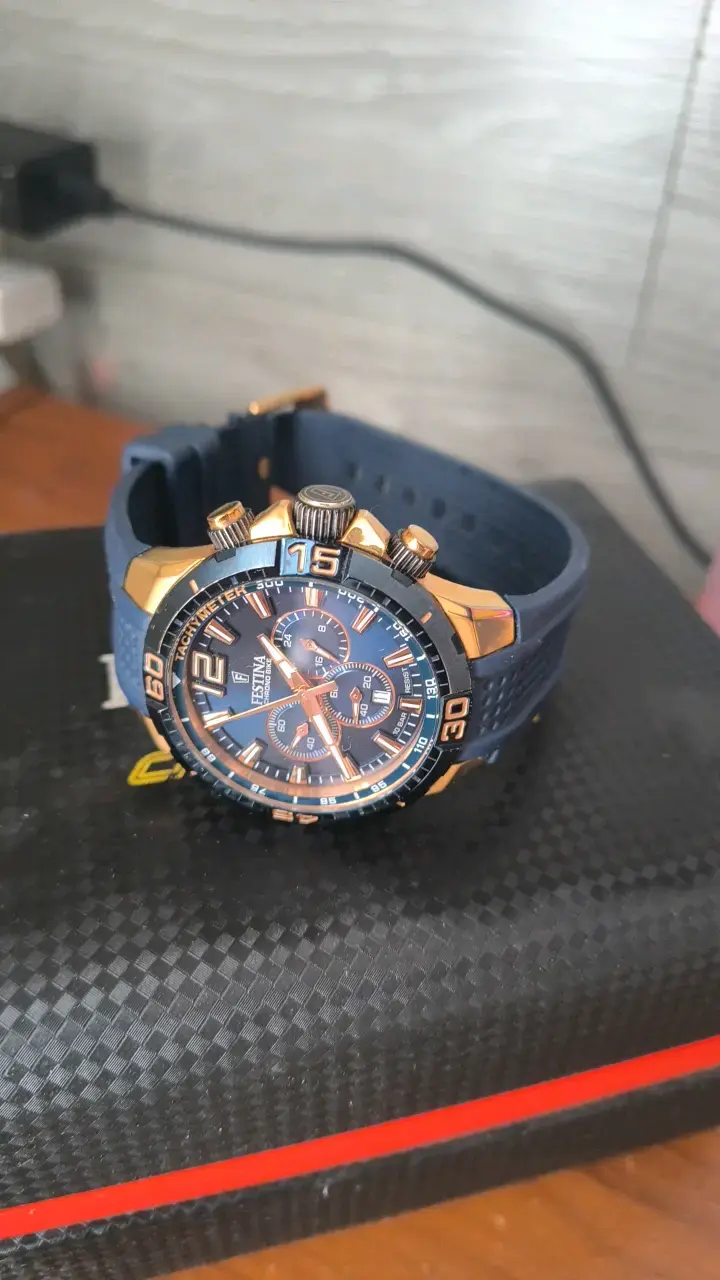 Reloj Festina Edición Especial Azul y Dorado - 2