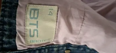 Chaqueta de mezclilla con bordado floral - miniatura 4