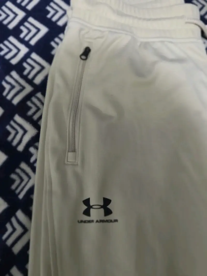 Buzo deportivo Under Armour Beige. Talla S slim - 2