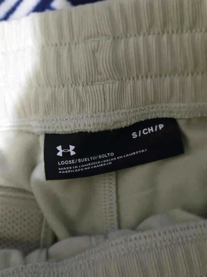 Buzo deportivo Under Armour Beige. Talla S slim - 3