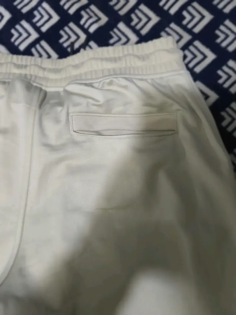 Buzo deportivo Under Armour Beige. Talla S slim - 4