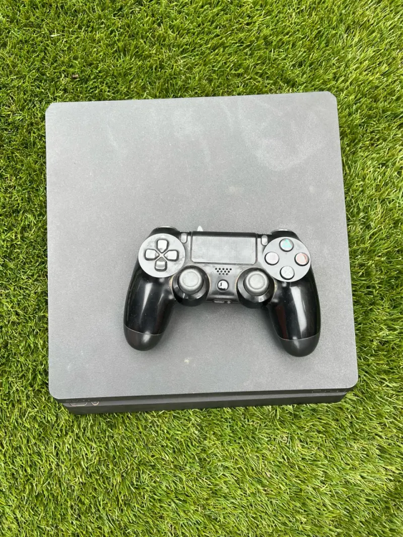 Consola PS4 Slim 1TB con Control y Juego - 2