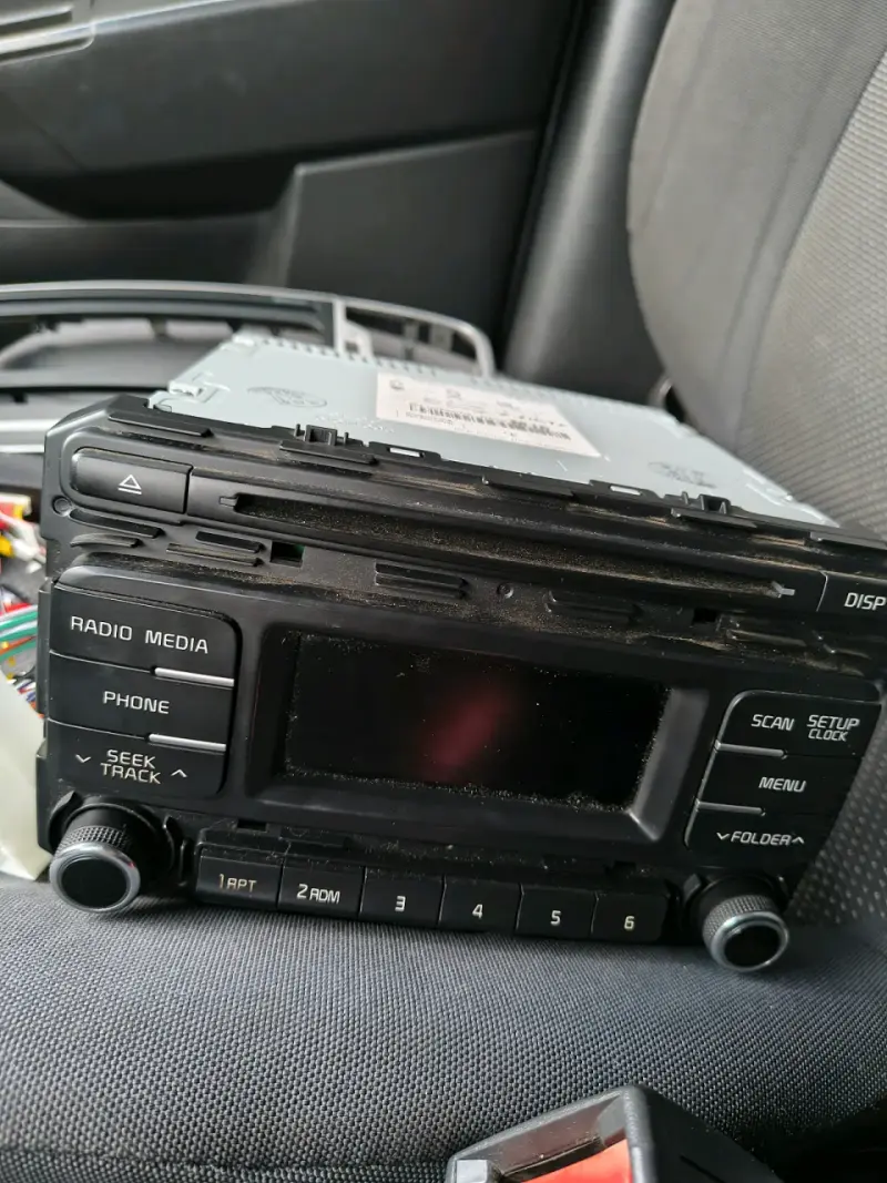 Radio de auto Kia, con conectividad multimedia - 1