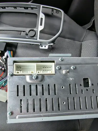 Radio de auto Kia, con conectividad multimedia - miniatura 2