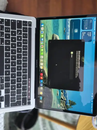MacBook Pro con chip M1 y 8GB RAM - miniatura 6