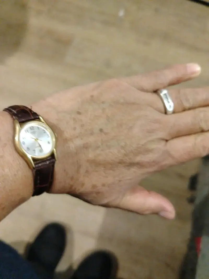 Reloj Casio Vintage con Correa de Cuero Marrón - 4
