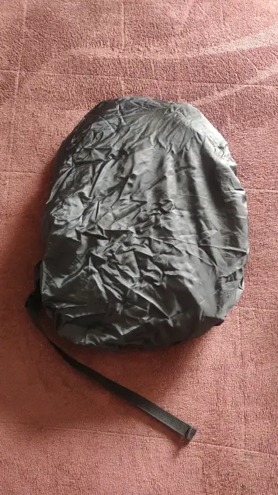 Funda impermeable para mochila negra - miniatura 1
