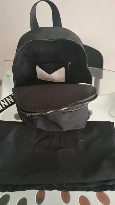 Mochila negra Kenneth Cole con logo - miniatura 1