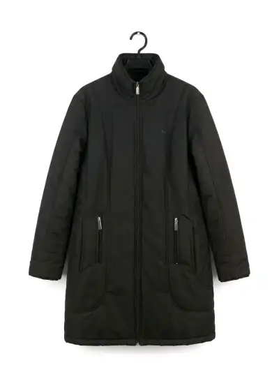 Casaca negra acolchado para mujer - miniatura 2