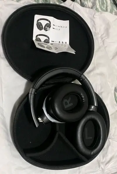 Audífonos Bluetooth Srythm con Estuche - miniatura 1
