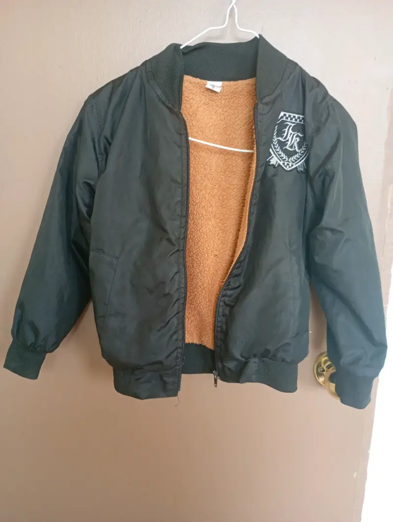 Chaqueta bomber negra con forro térmico - 1