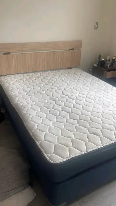 Cama matrimonial con colchón ortopédico - miniatura 1