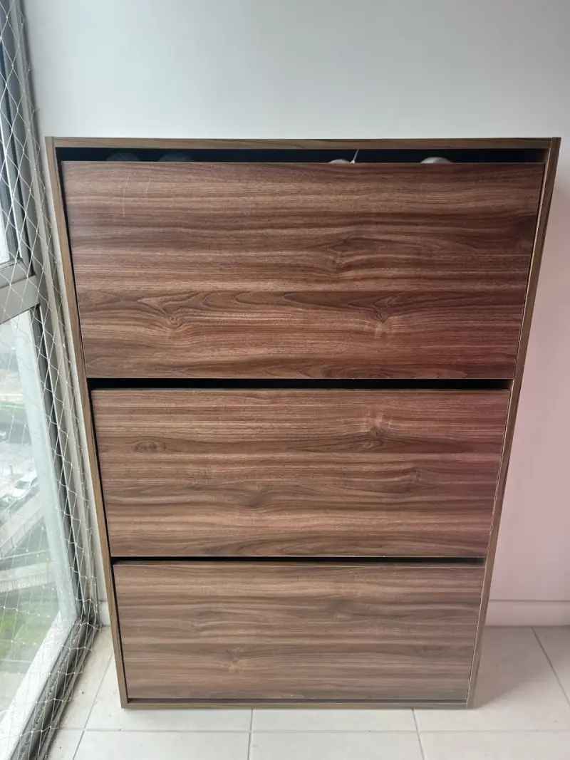 Zapatero de madera con tres niveles - 1