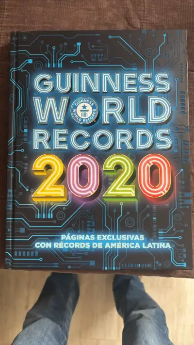 Libro Guinness World Records 2020 con páginas exclusivas - miniatura 1