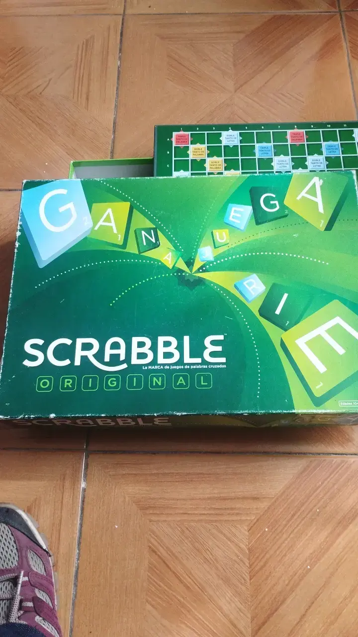 Juego de mesa Scrabble original en español - 2