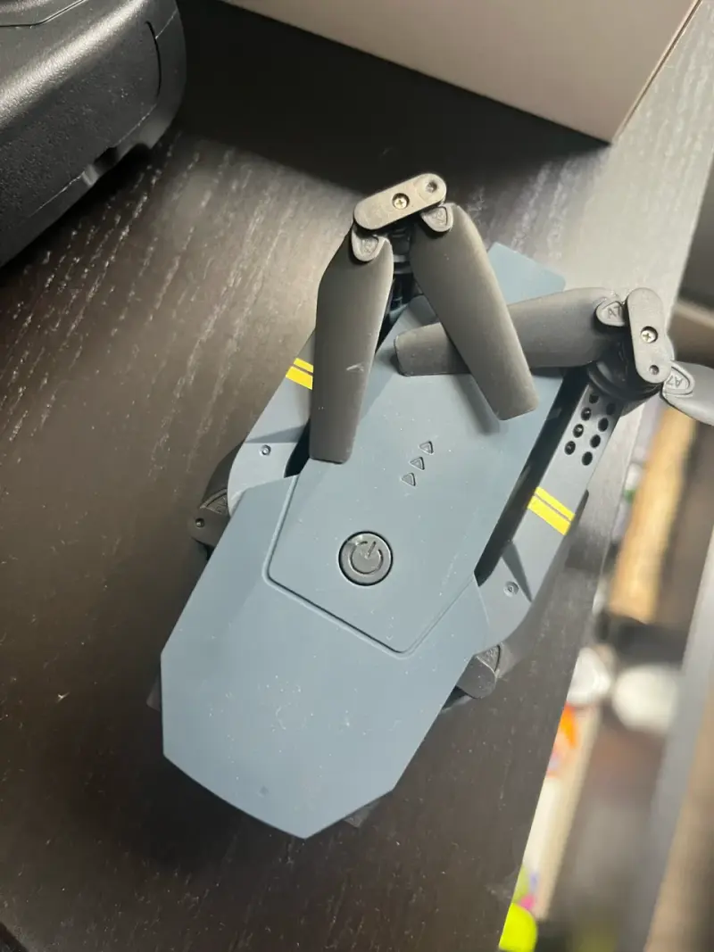 Drone con camara control y todos sus accesorios. - 3