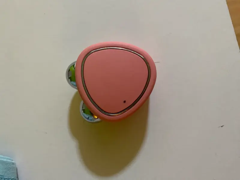 Masajeador facial eléctrico portátil rosa - 2