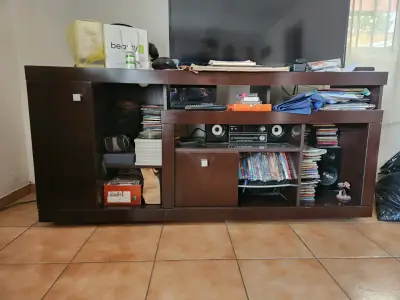 Mueble de TV de madera - miniatura 1