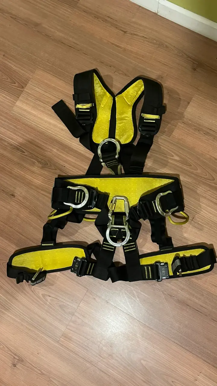 Arnés de seguridad para escalada con hebillas metálicas - 2