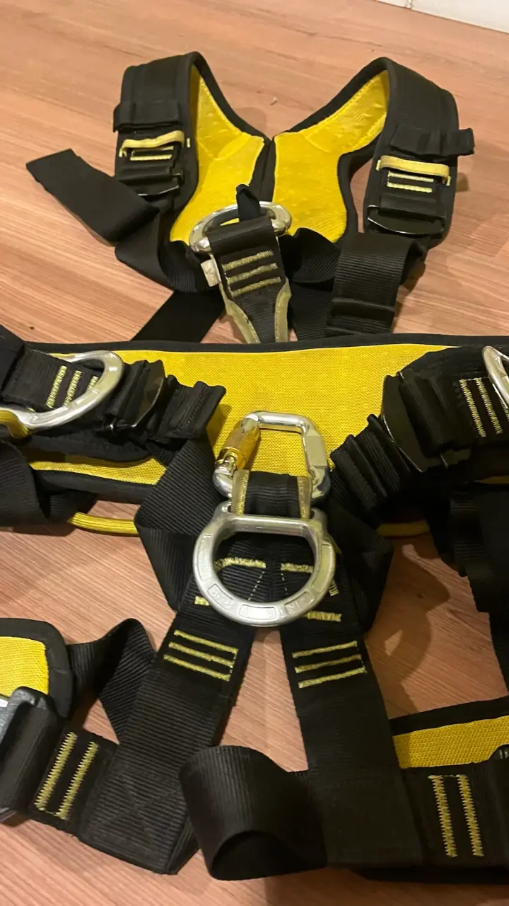 Arnés de seguridad para escalada con hebillas metálicas - 3