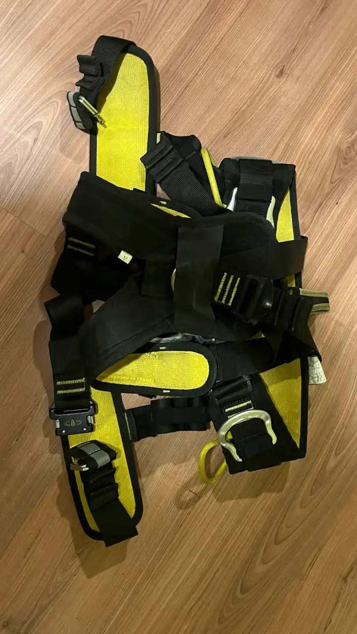 Arnés de seguridad para escalada con hebillas metálicas - 4