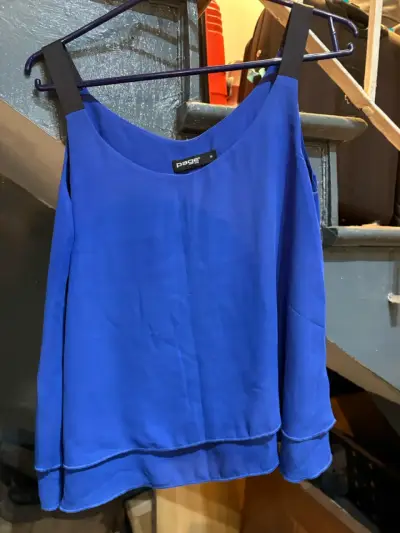 Blusa azul sin mangas para mujer - miniatura 1