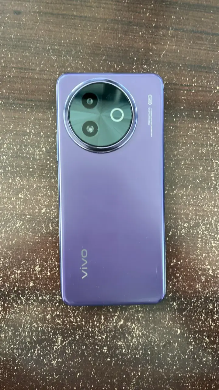 Smartphone Vivo con pantalla dañada - 2