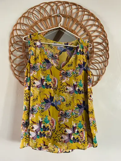 Blusa sin mangas floral amarilla Basement - miniatura 1