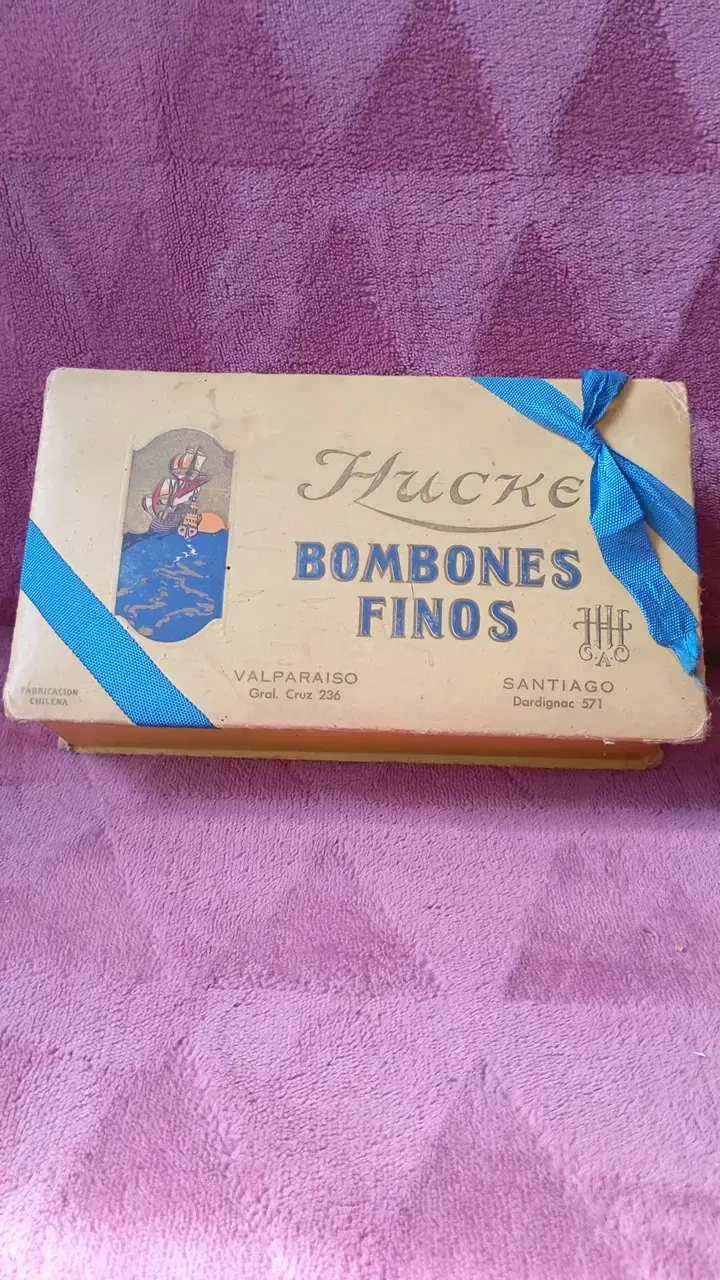 Caja vintage de bombones finos Hucke