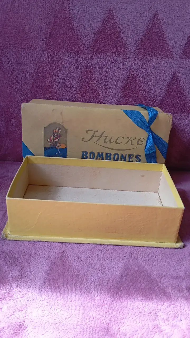 Caja vintage de bombones finos Hucke - 2