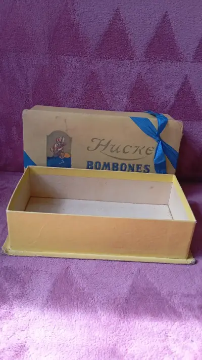 Caja vintage de bombones finos Hucke - miniatura 2