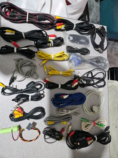 Cargador de Pilas Sony con Accesorios Electrónicos - miniatura 2