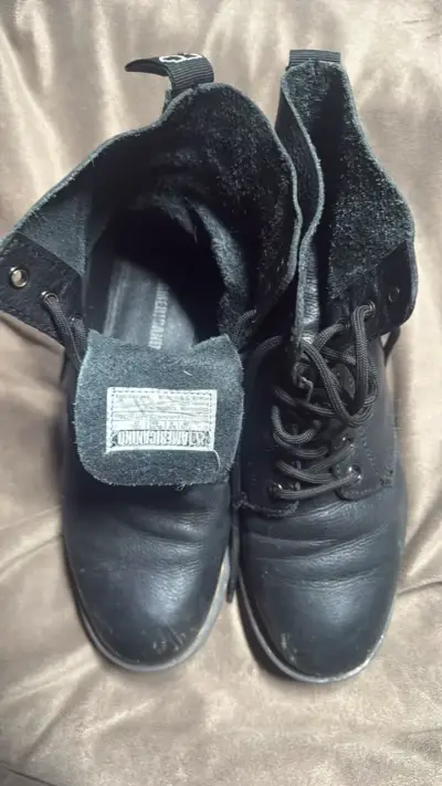 Botas negras de cuero estilo militar - miniatura 3