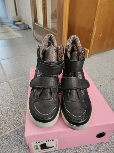 Zapatillas negras con plataforma y velcro - miniatura 2