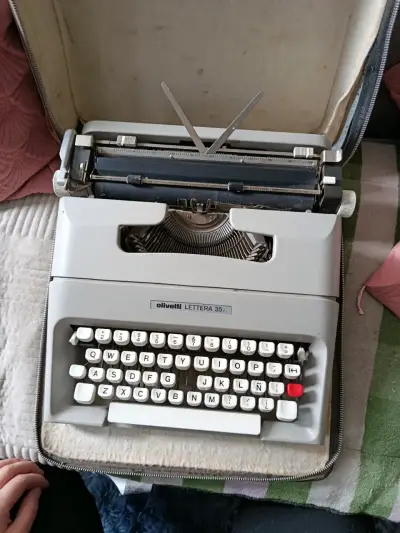 Máquina de escribir Olivetti Lettera Sin cinta - miniatura 2