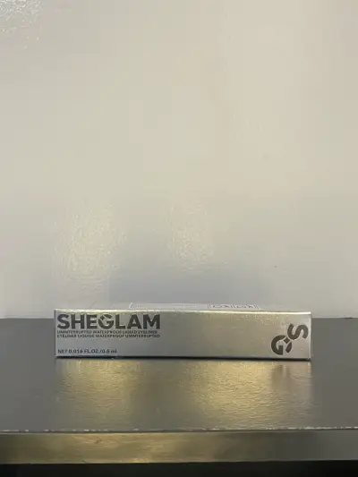 Delineador Líquido Impermeable Sheglam - miniatura 1