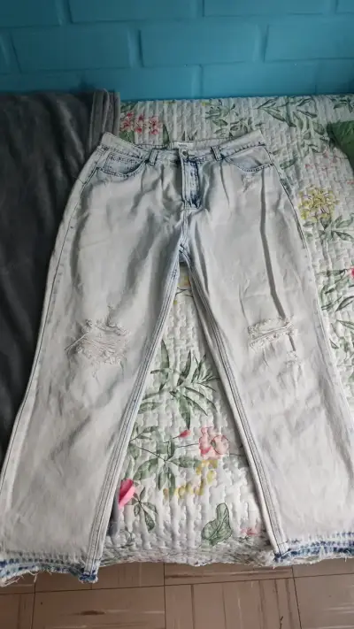 Jeans Mom Fit Sybilla Desgastados Talla 42 - miniatura 1