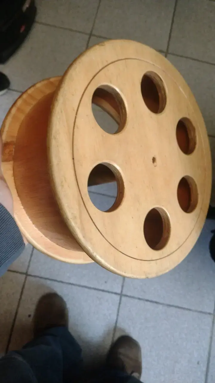 Carrete de madera para elevar volantin - 1