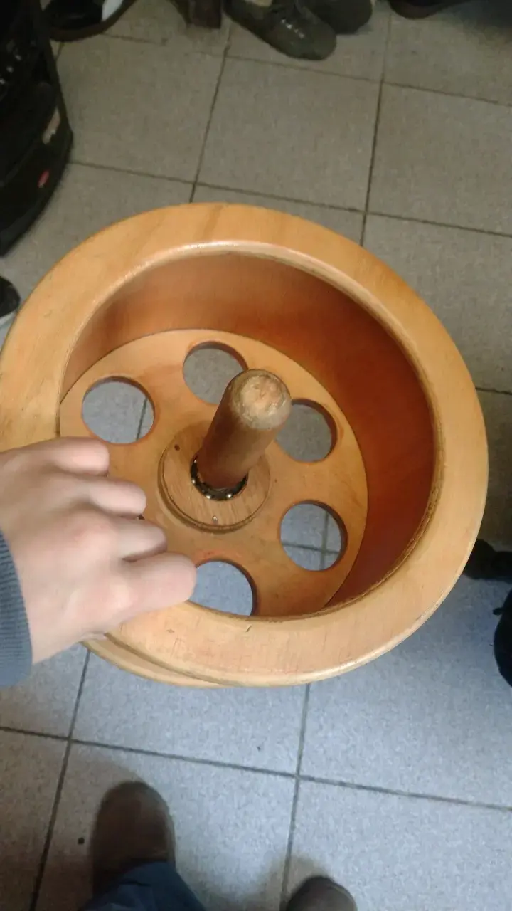 Carrete de madera para elevar volantin - 2