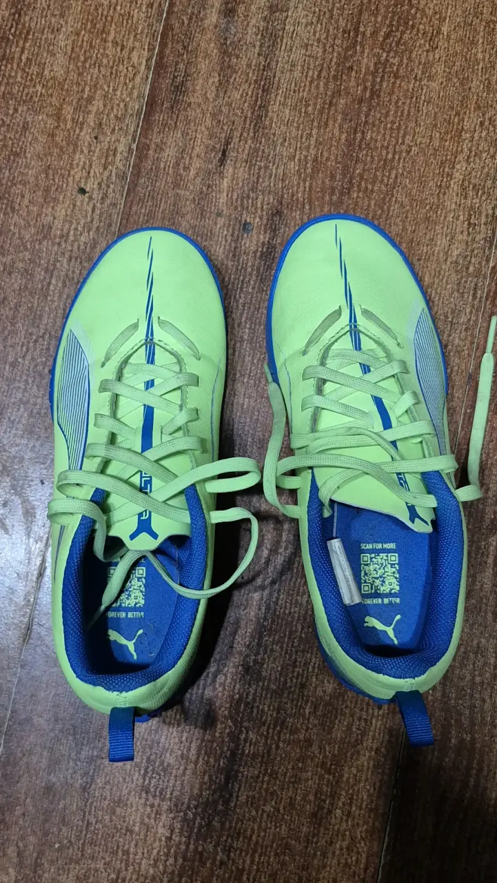 Zapatillas deportivas Puma verde y azul - 1