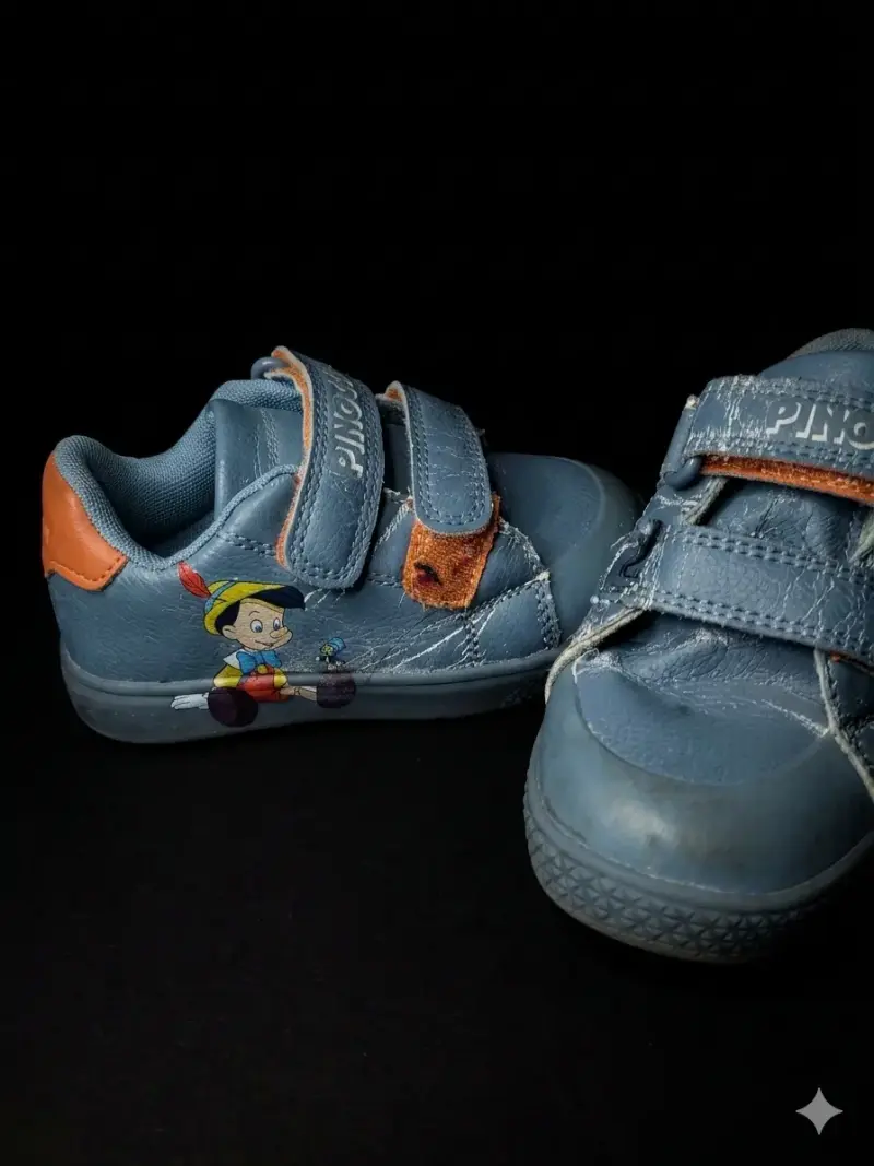 Zapatillas infantiles Pinocchio azul con velcro