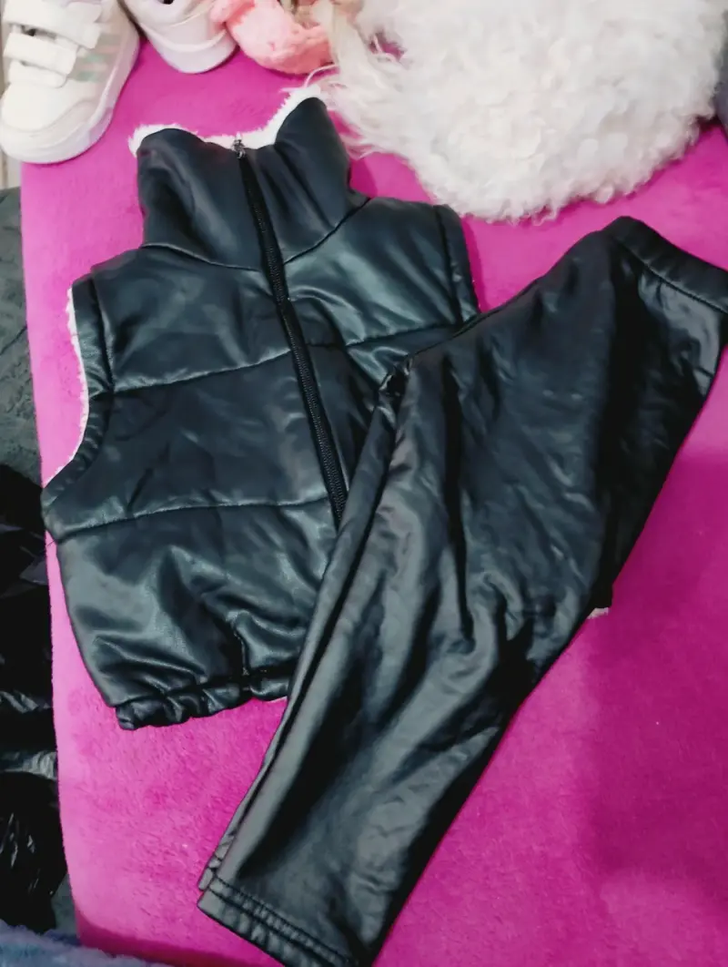 Conjunto deportivo para niña en rosa y negro - 1