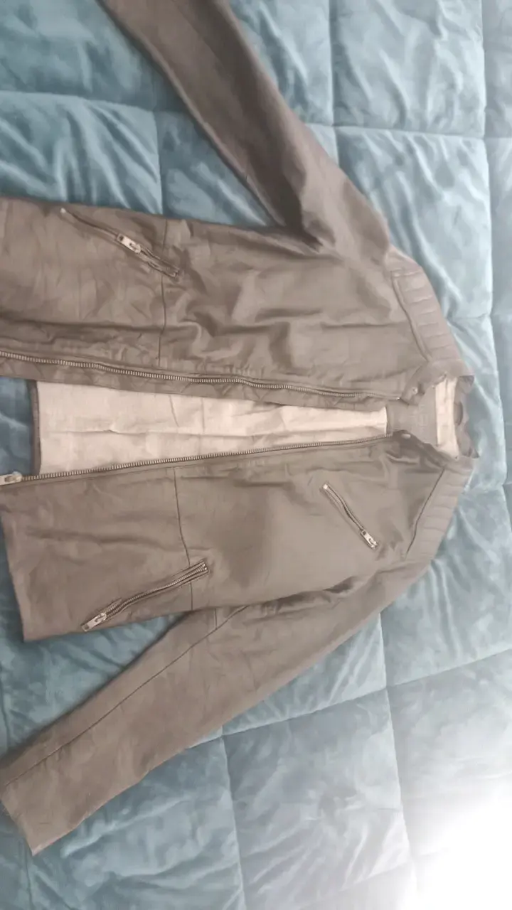 Chaqueta de cuero negra - 1